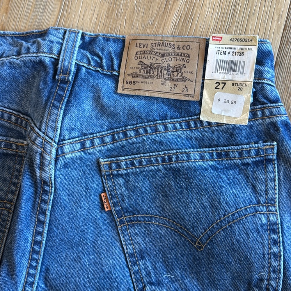 Vintage Wide Leg Levi’s 565 27x28 Orange Tab Student